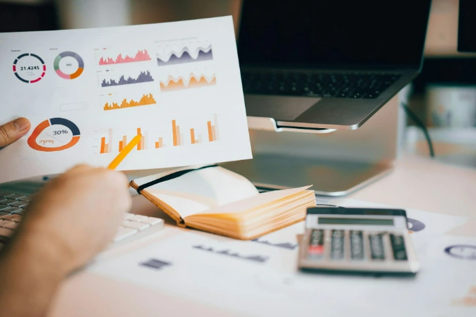 Independent Audit & Assurance Services UAE Visual graphic detailing UAE Audit and Assurance services, including external, internal, and statutory audits plus independent audit reviews.